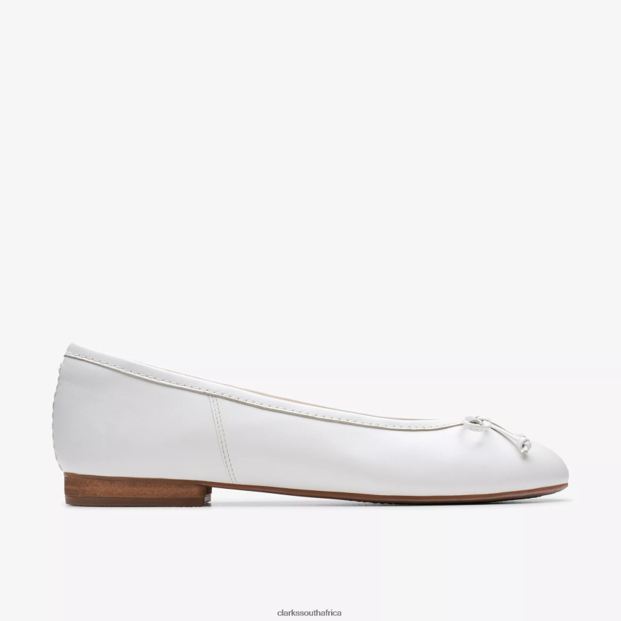 2Z8V2H252 FAWNA LILY Clarks White Leather