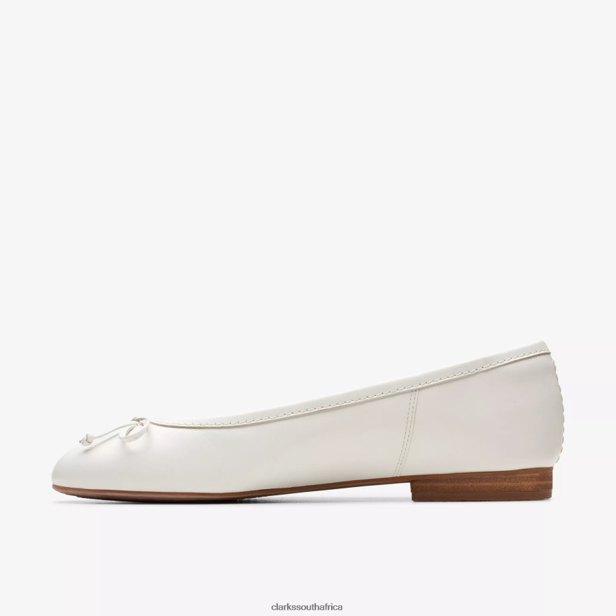 2Z8V2H252 FAWNA LILY Clarks White Leather