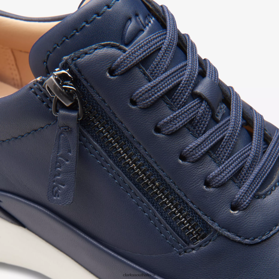 2Z8V2H322 Tivoli Zip Clarks Navy Leather