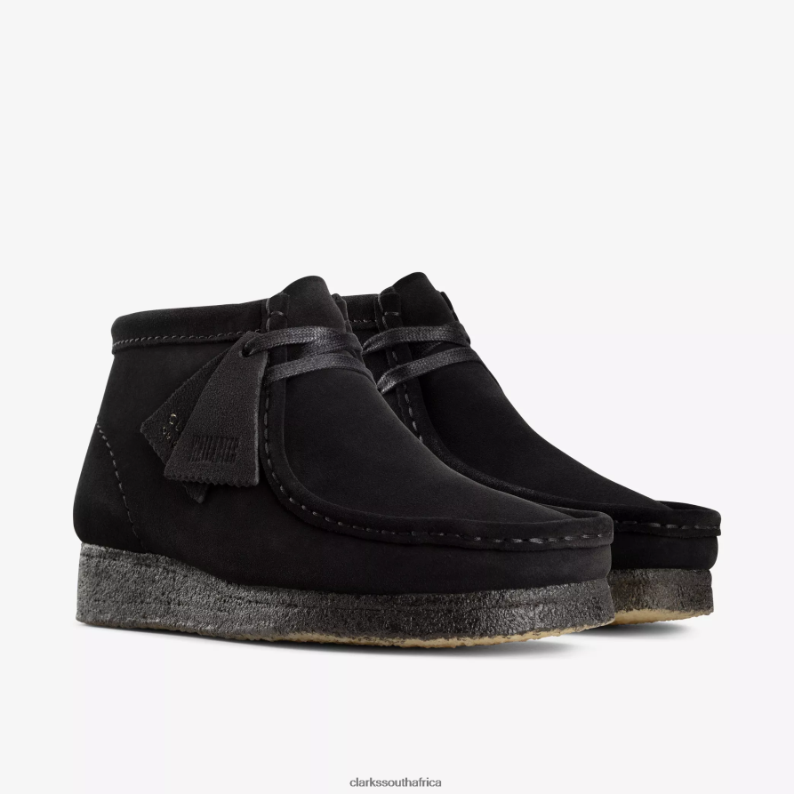 2Z8V2H421 Wallabee Boot Clarks Black Suede