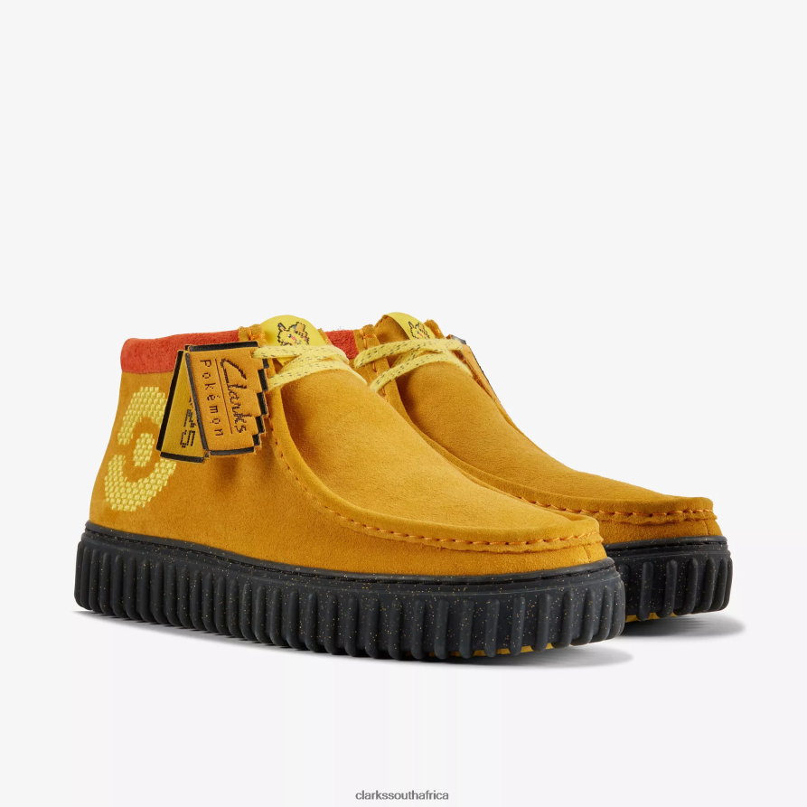 2Z8V2H424 Torhill Explore x Pok¨¦mon Clarks Yellow Suede