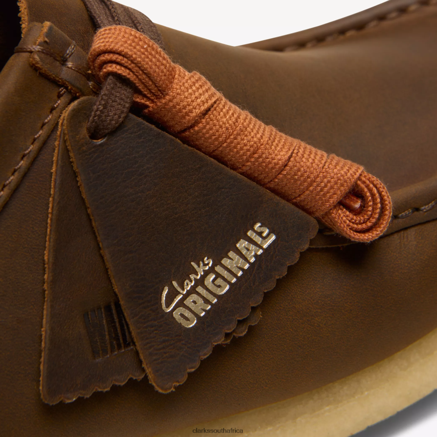 2Z8V2H692 Wallabee Clarks Beeswax