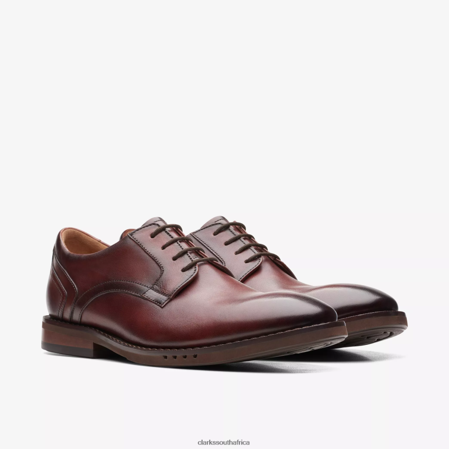 2Z8V2H788 Un Hugh Lace Clarks Brown Leather