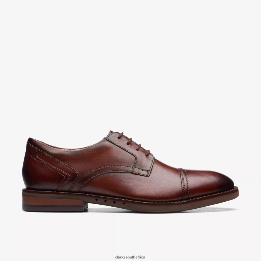 2Z8V2H792 Un Hugh Cap Clarks Mahogany Leather