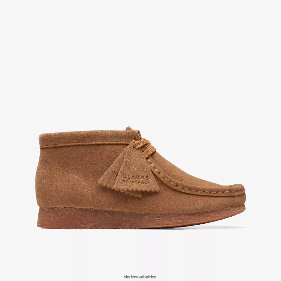 2Z8V2H983 Wallabee Boot Older Clarks Wheat Suede