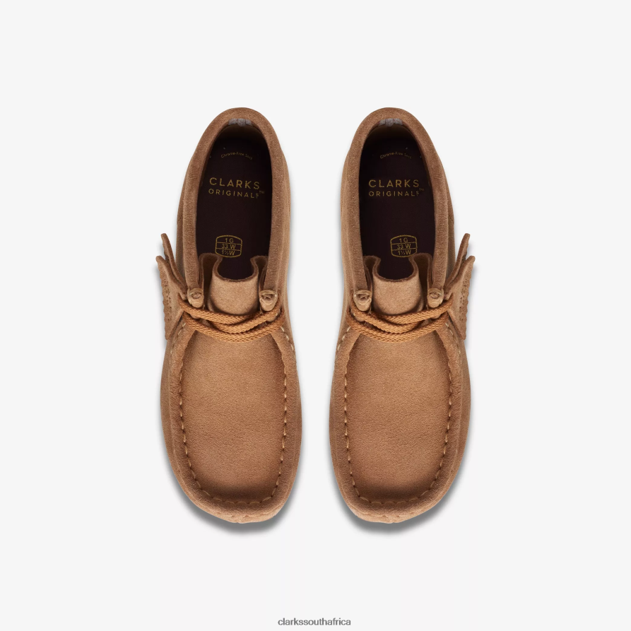 2Z8V2H983 Wallabee Boot Older Clarks Wheat Suede