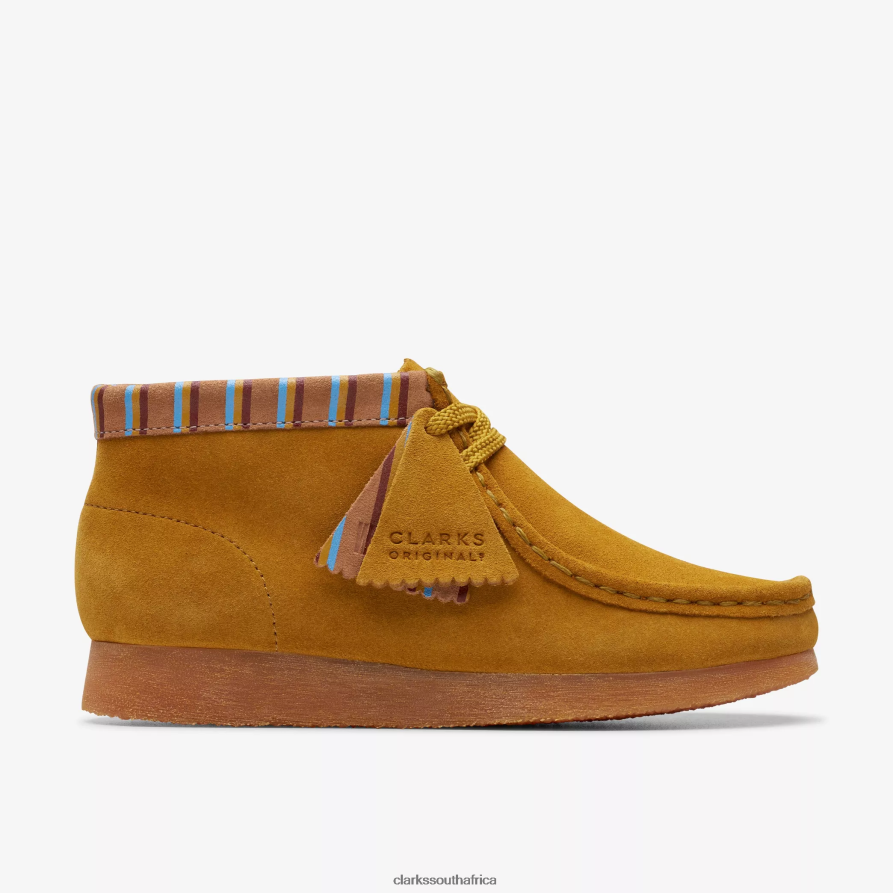 2Z8V2H991 Wallabee Boot Older Clarks Mustard